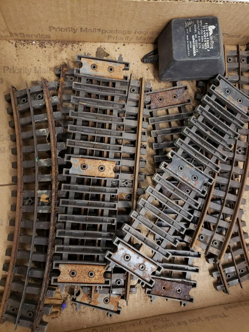 Lot of vintage lionel train tracks (1 of 1)