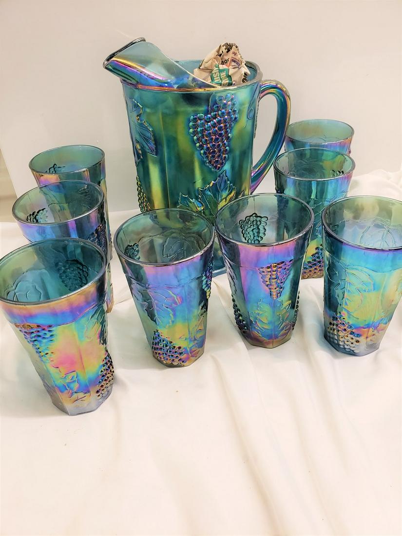 Gorgeous set of iridescent Fenton pitcher with glasses (1 of 1)