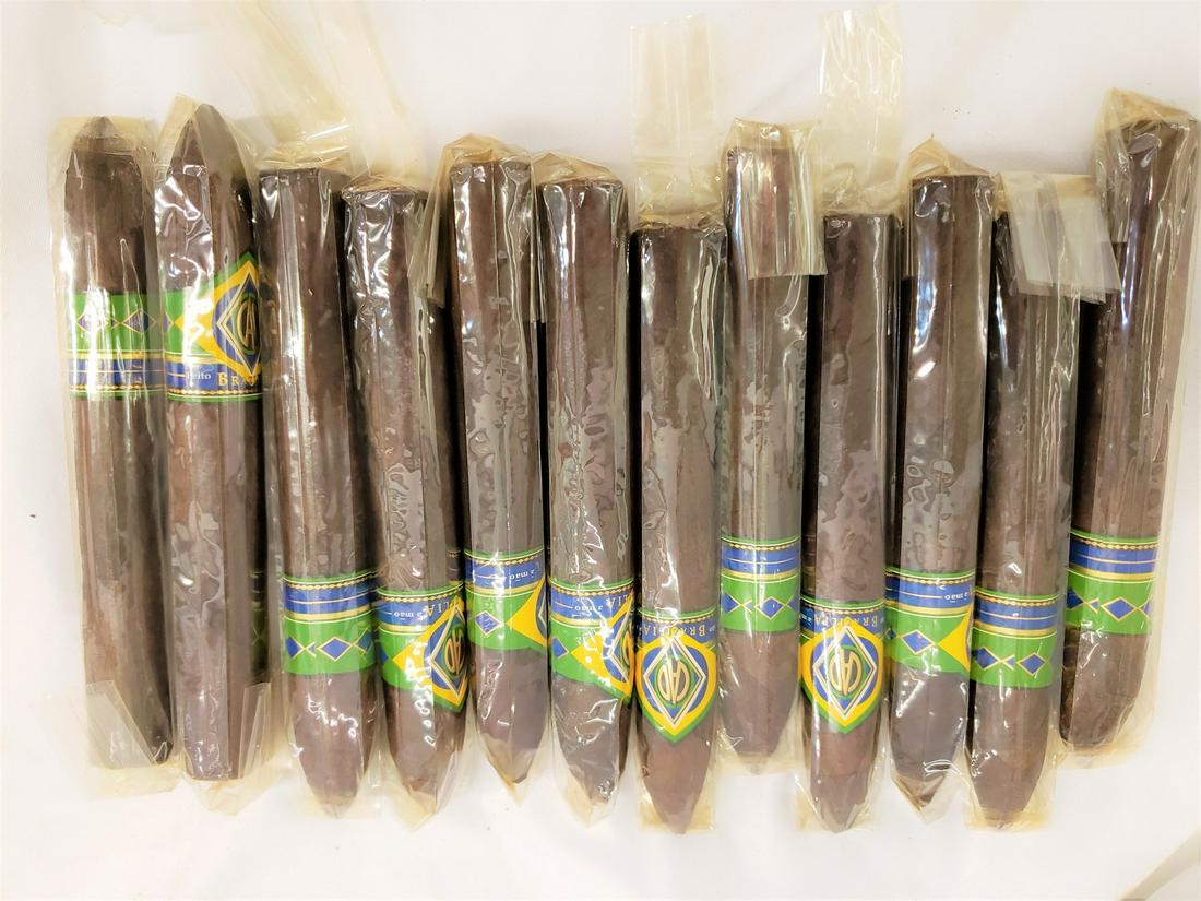 Large lot of Brazilian cigars: Large lot of Brazilian cigars