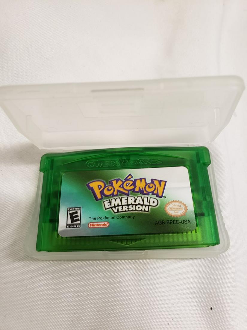 Pokemon Emerald Version Gameboy Advance Game (1 of 1)