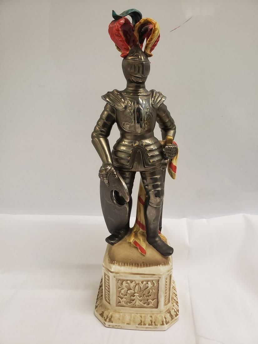 Unique knight statue (1 of 1)