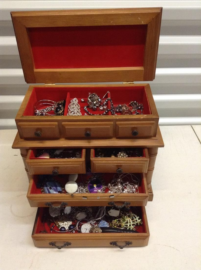 Jewelry box full of costume jewelry: Jewelry box full of costume jewelry