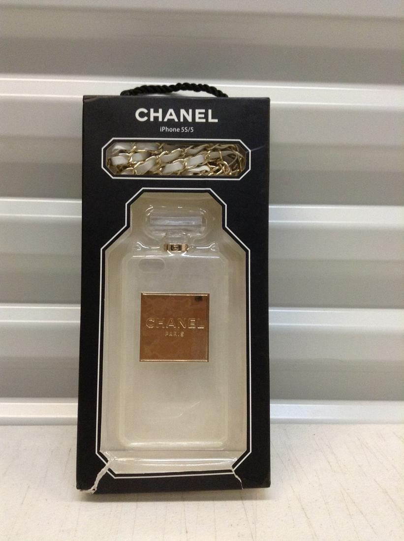 Chanel Iphone case  in the box (1 of 1)