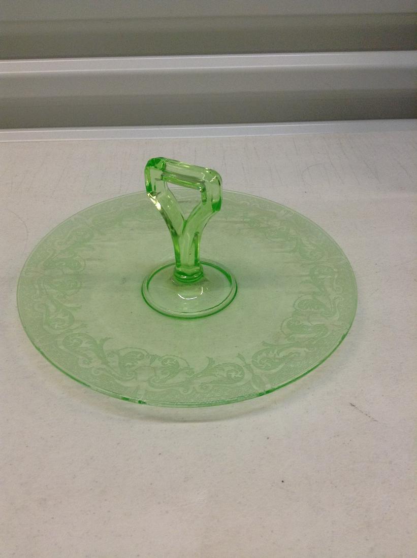 Uranium Depression Glass platter  10" across Glows (1 of 1)
