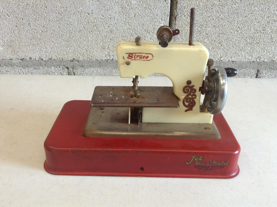 Straco Children's Sewing Machine: Straco Children's Sewing Machine
