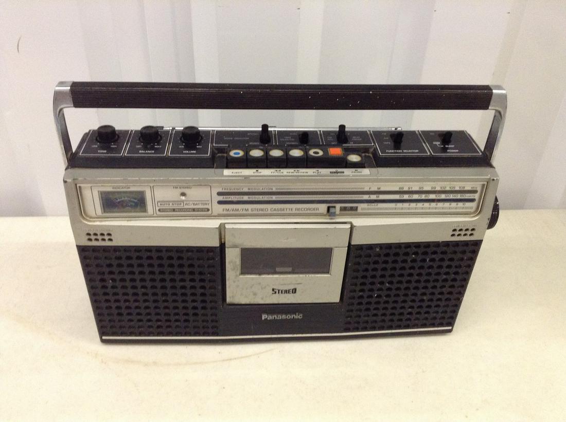 Panasonic FM/AM/FM Stereo Cassette Recorder Model No. (1 of 1)