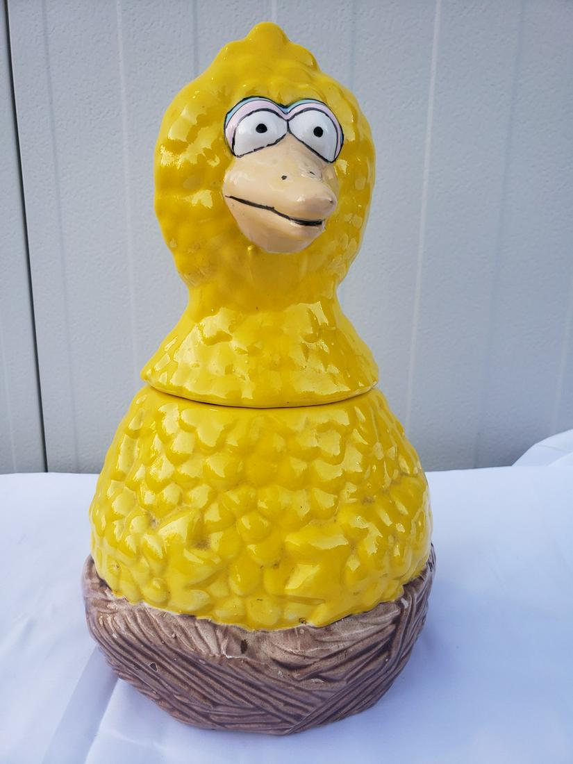 Big Bird cookie jar (1 of 1)