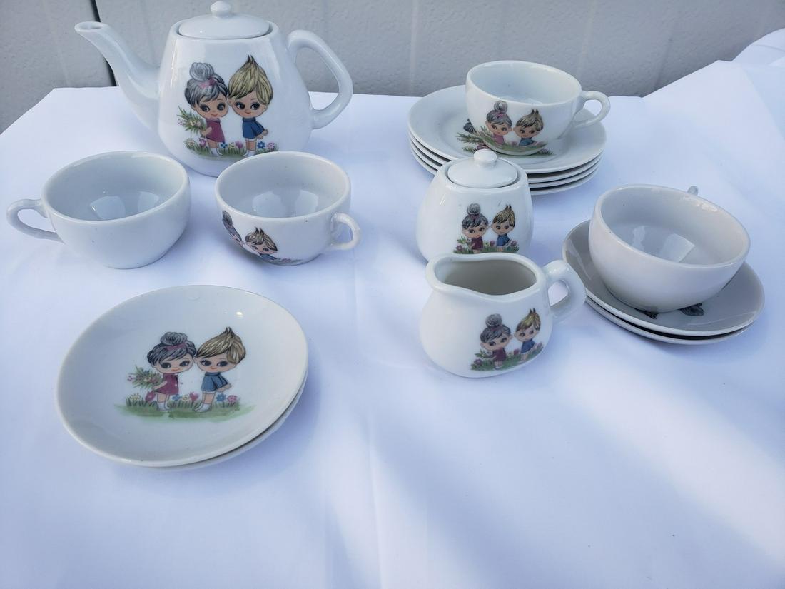 Precious Moments tea set (1 of 1)