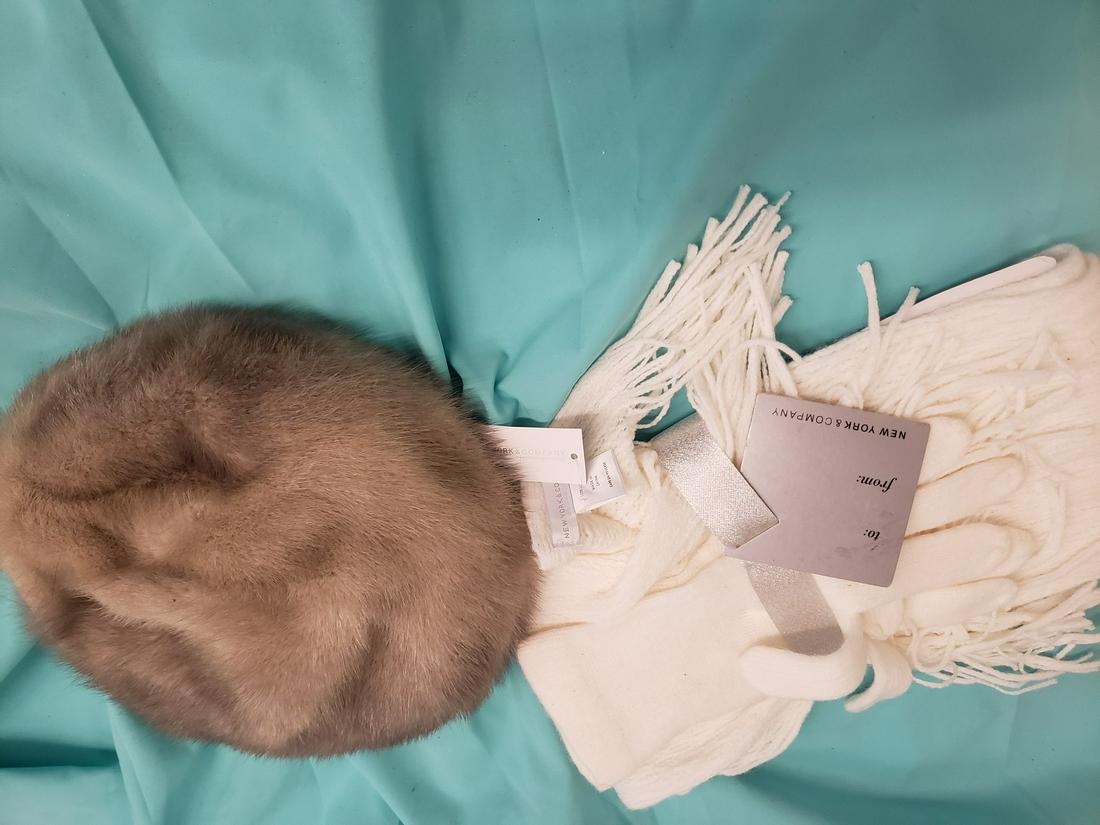 glove/scarf set  and faux fur hat (1 of 1)