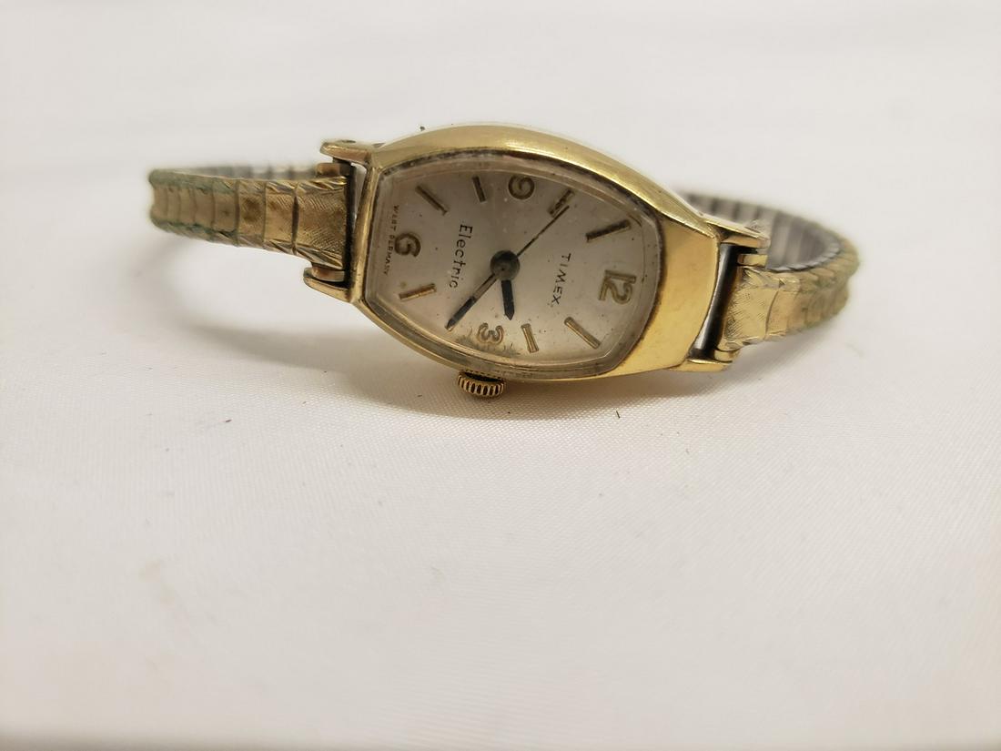 Gold Plated vintage timex watch - will most likely need: Gold Plated vintage Timex watch - will most likely need battery