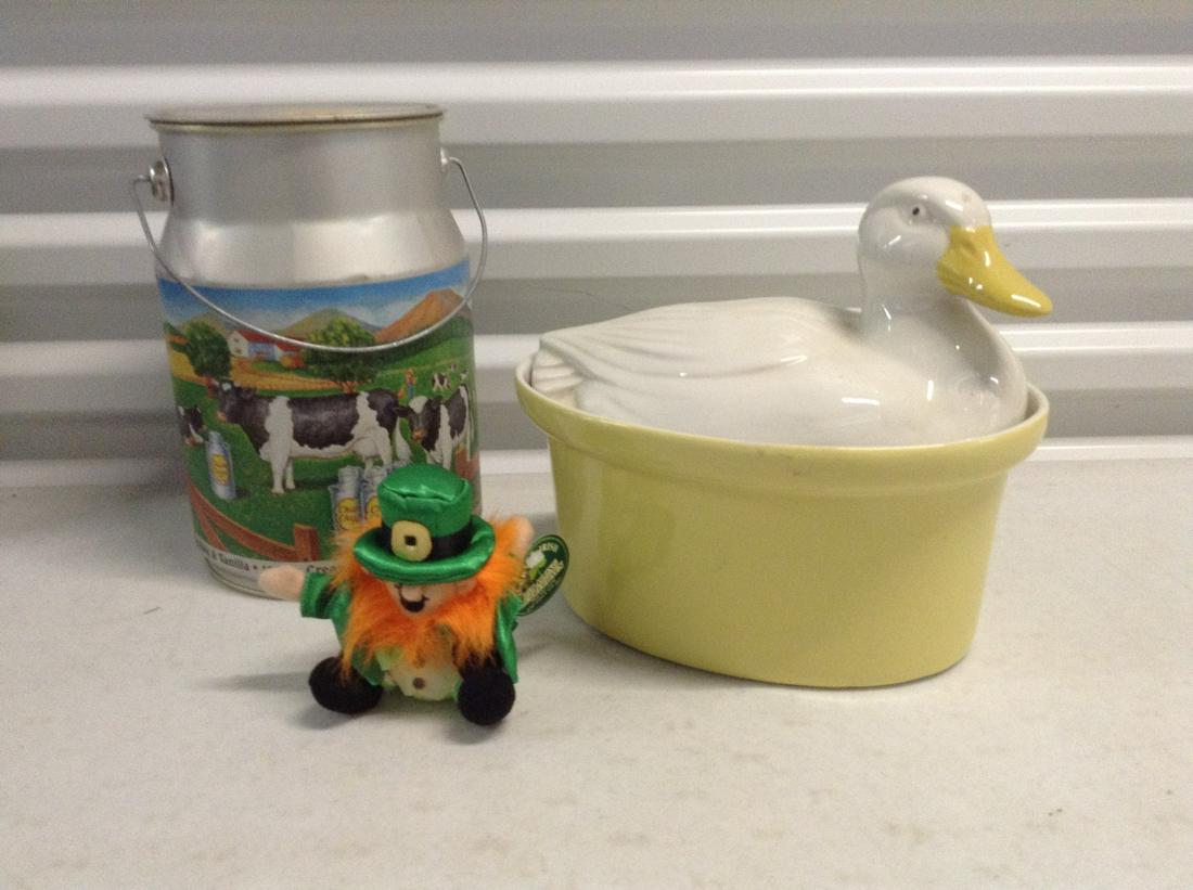 Hall nesting duck covered dish 9" tall and more (1 of 1)