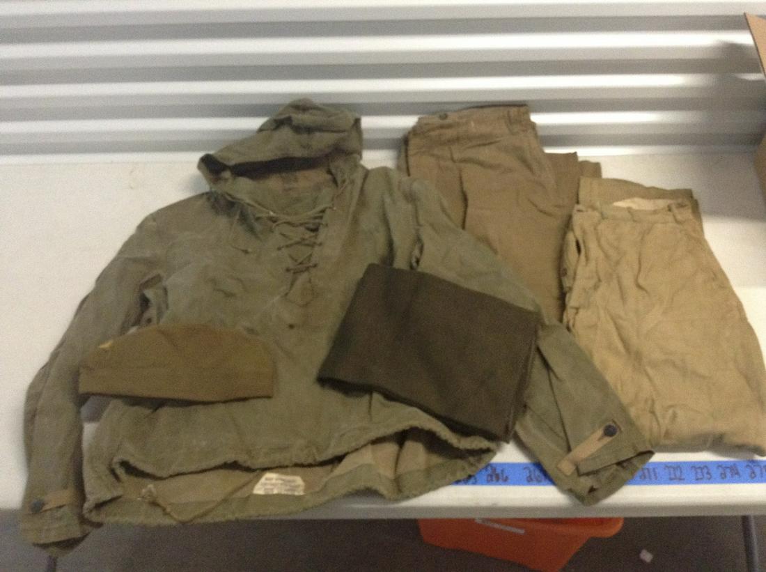 Vintage US Navy uniform (1 of 1)