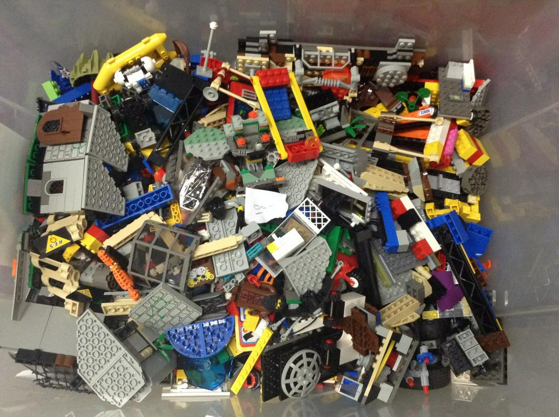 Large Amount of Legos: Large Amount of Legos