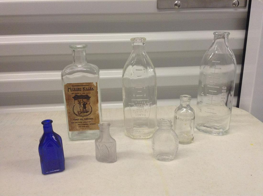 Lot of Vintage bottles: Lot of Vintage bottles