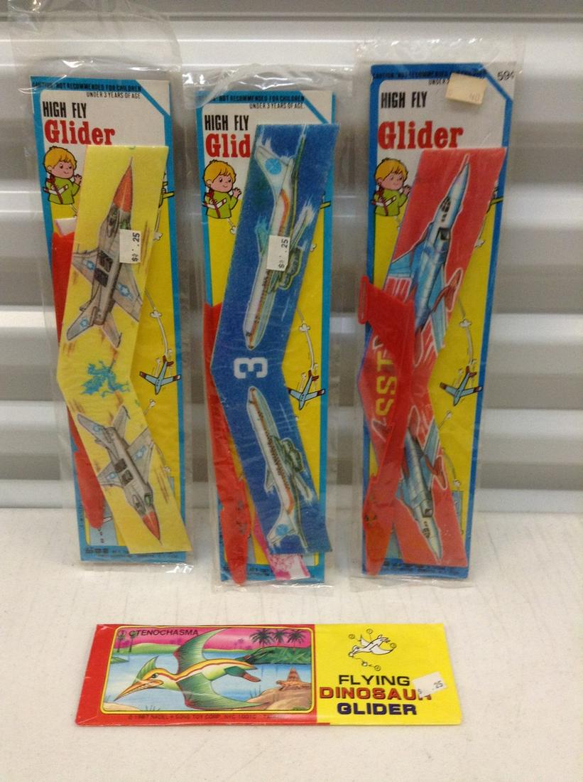 Lot of Famus Toys High Fly Gliders in the package: Lot of Famus Toys High Fly Gliders in the package