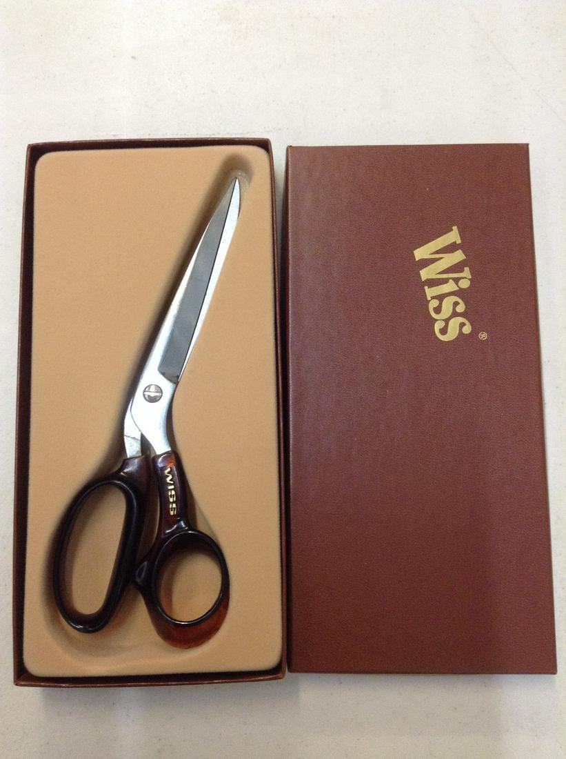 Vintage Wiss Tortoise shell handle Scissors in the box: Vintage Wiss Tortoise shell handle Scissors in the box
