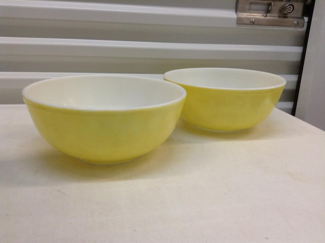 Two Pyrex Primary Yellow 404 Bowls (1 of 1)