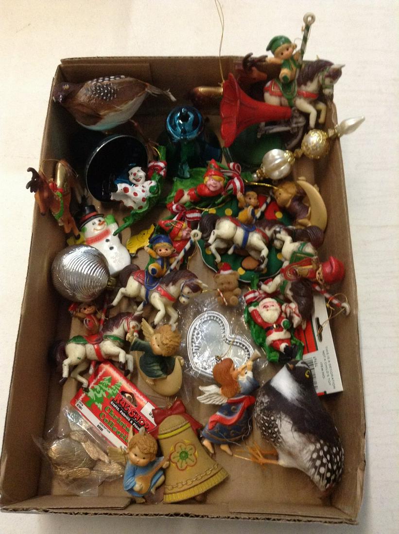Box of Vintage Christmas ornaments: Box of Vintage Christmas ornaments