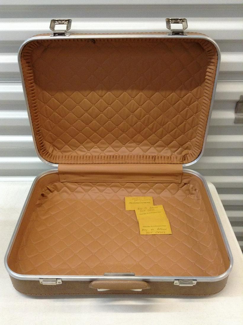 Vintage Suitcase: Vintage Suitcase