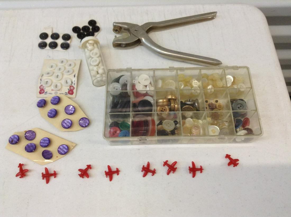Large lot of vintage buttons and Scovill Button Punch (1 of 1)