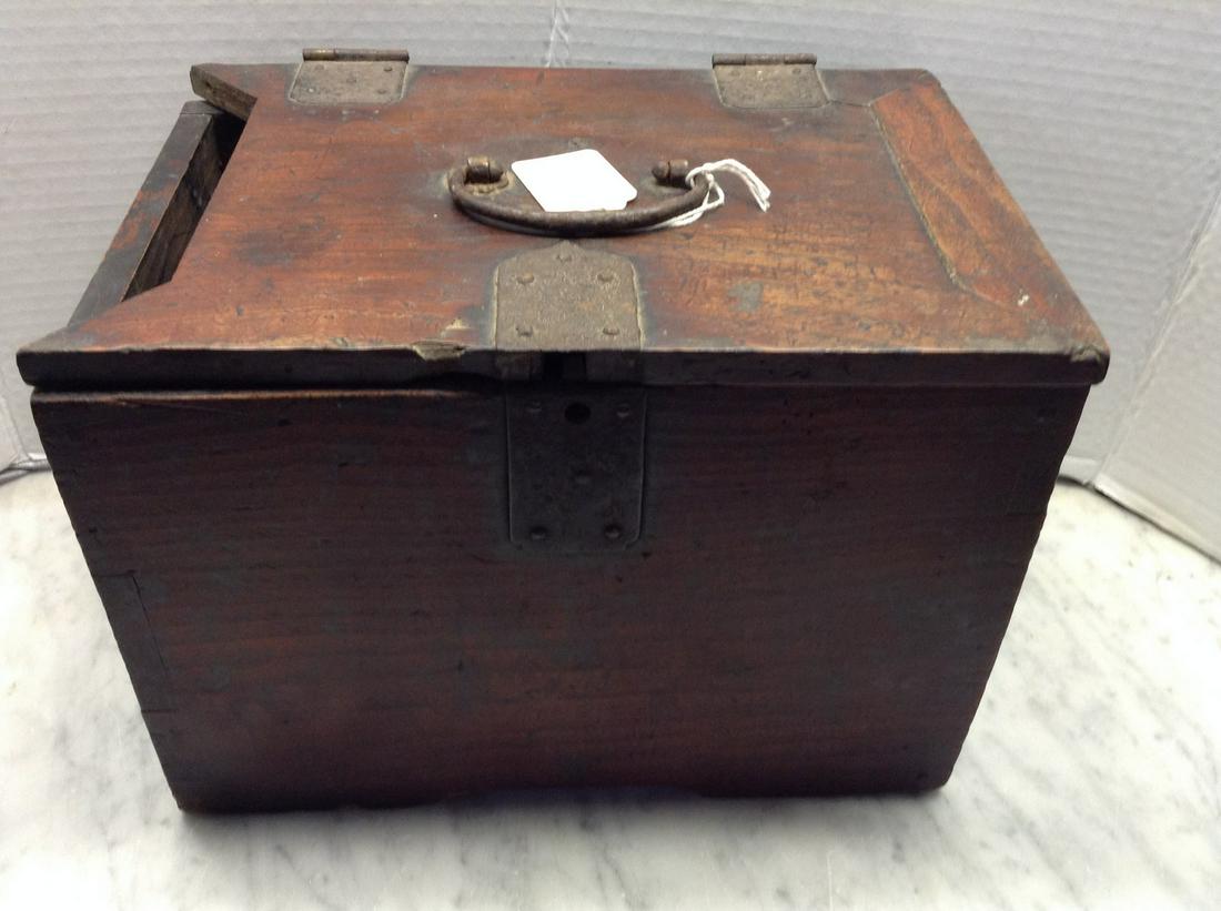 Newark Museum Japan Money Box (1 of 1)