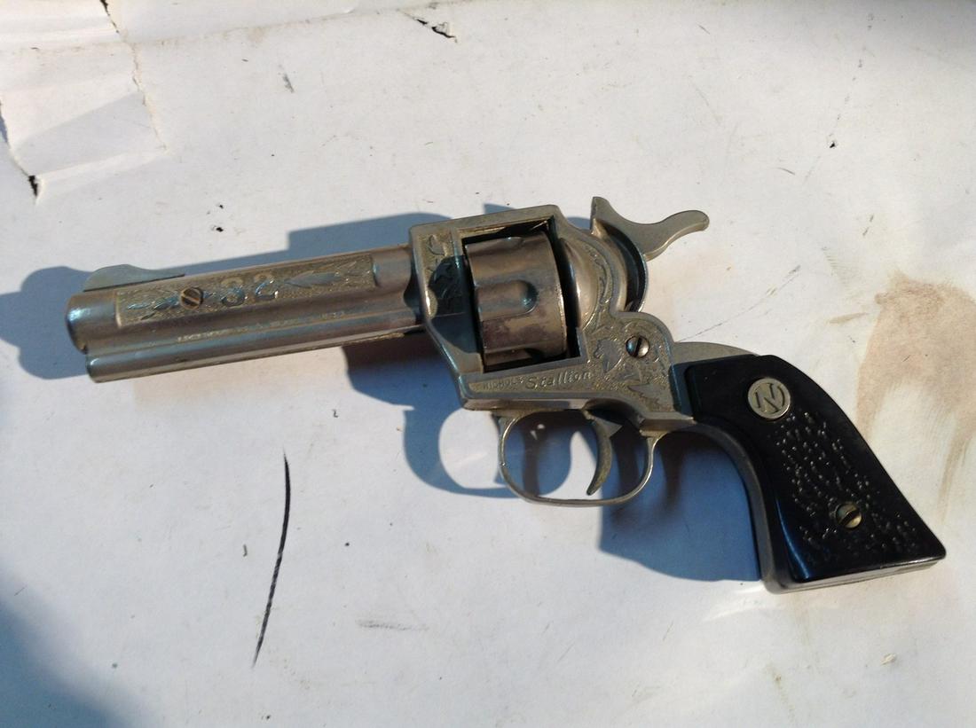 Stallion Cap Gun: Stallion Cap Gun
