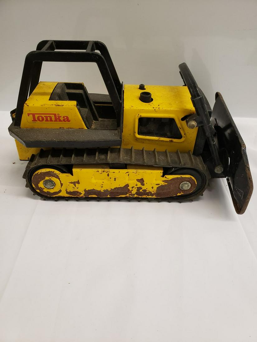 Vintage Metal Tonka bulldozer (1 of 1)