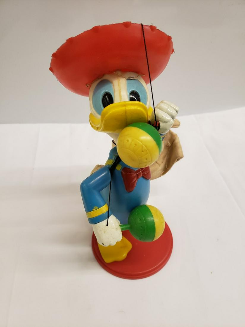Vintage Donald Duck Walt Disney puppet (1 of 1)