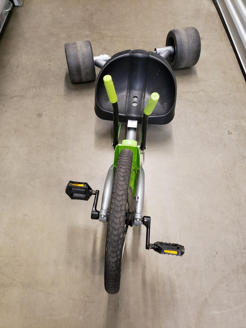 Huffy boys Green Machine 20 in triwheel bike (1 of 1)