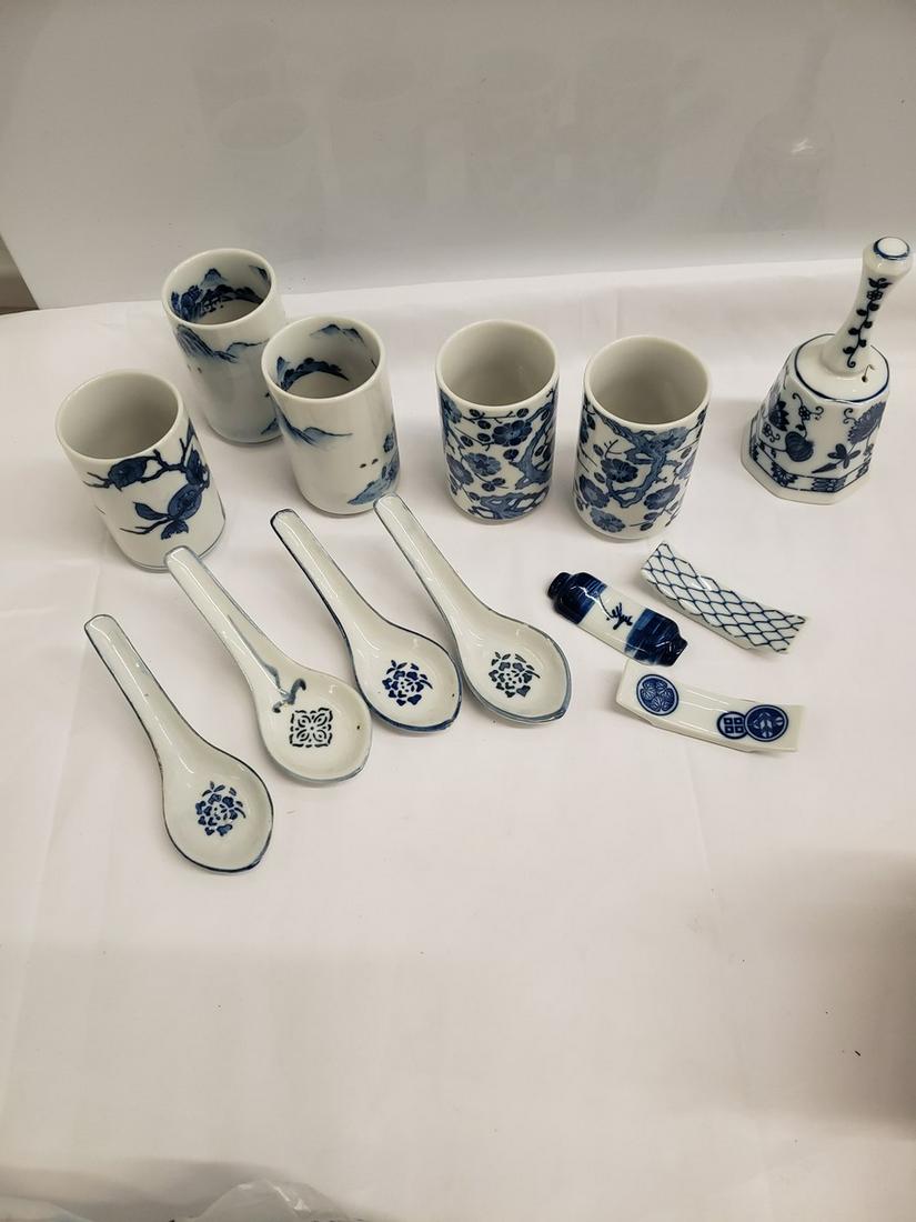 Gorgeous blue/white vintage porcelian set (1 of 1)