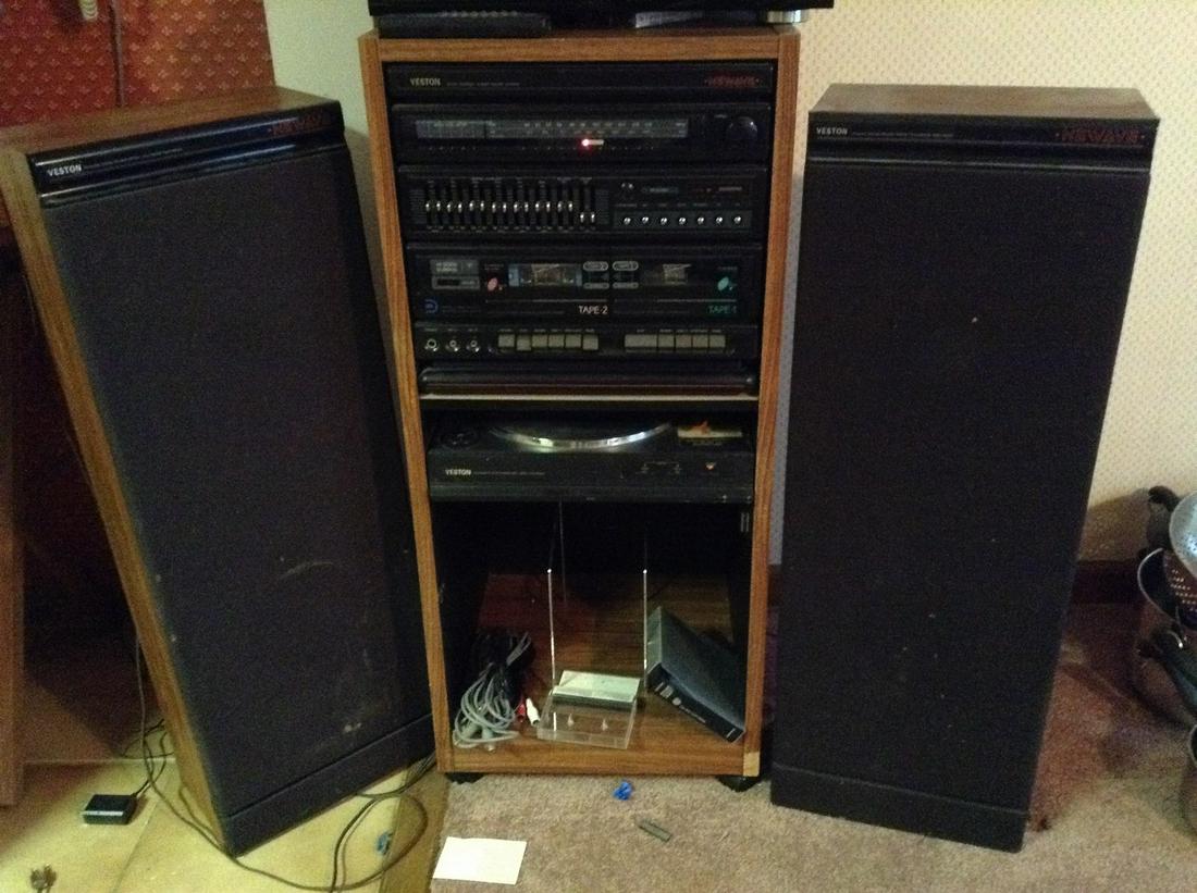 Veston Stereo Sound System (1 of 1)