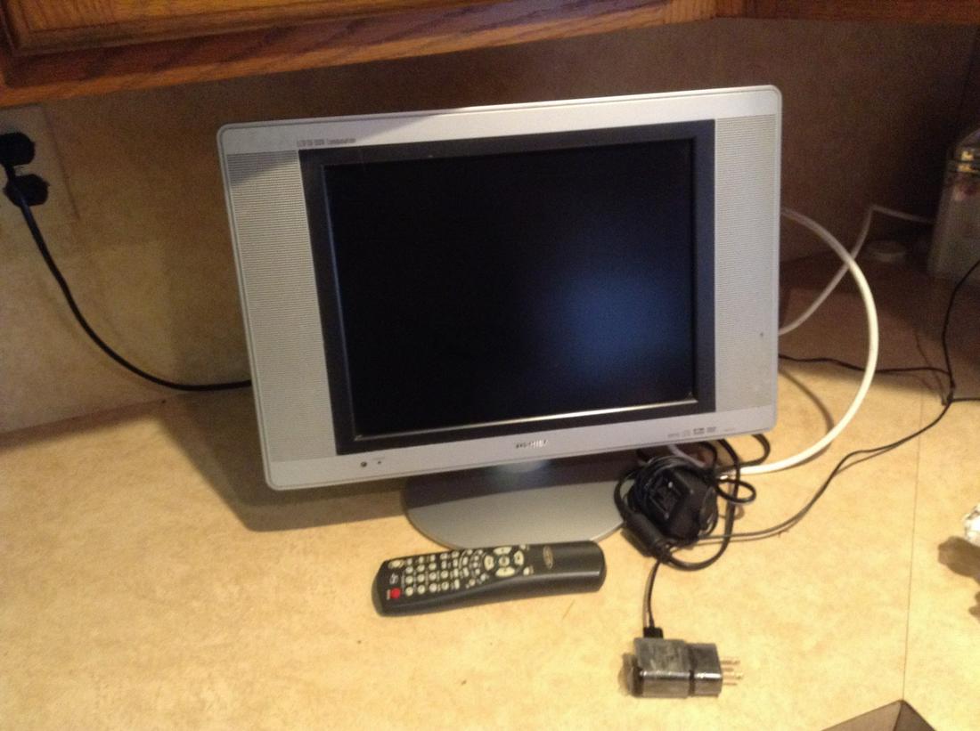 Toshiba TV DVD Combo (1 of 1)