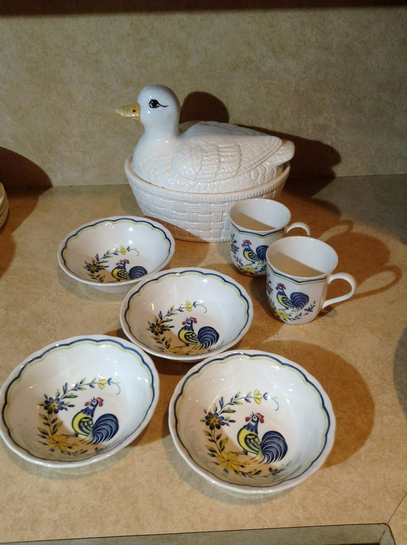 Towle Nesting Hen Casserole & Nikko Japan Mugs and: Towle Nesting Hen Casserole & Nikko Japan Mugs and bowls