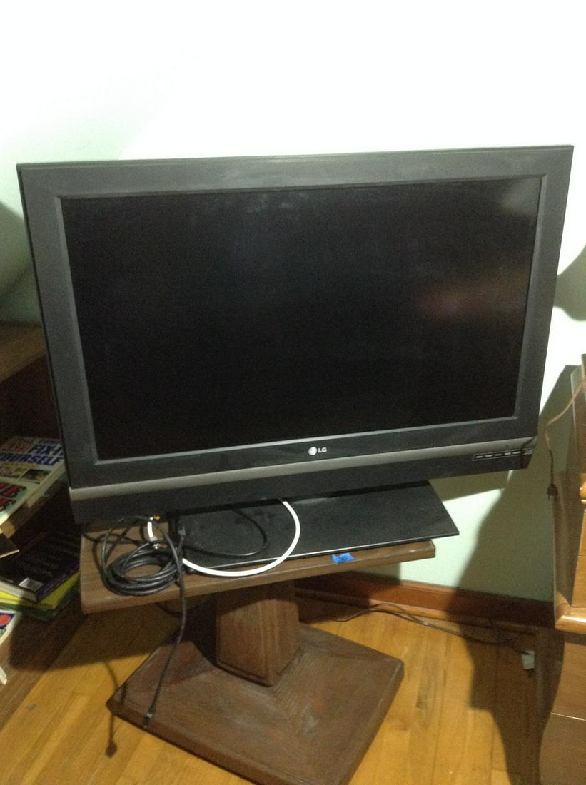 LG TV  45" and TV Stand 20" tall (1 of 1)
