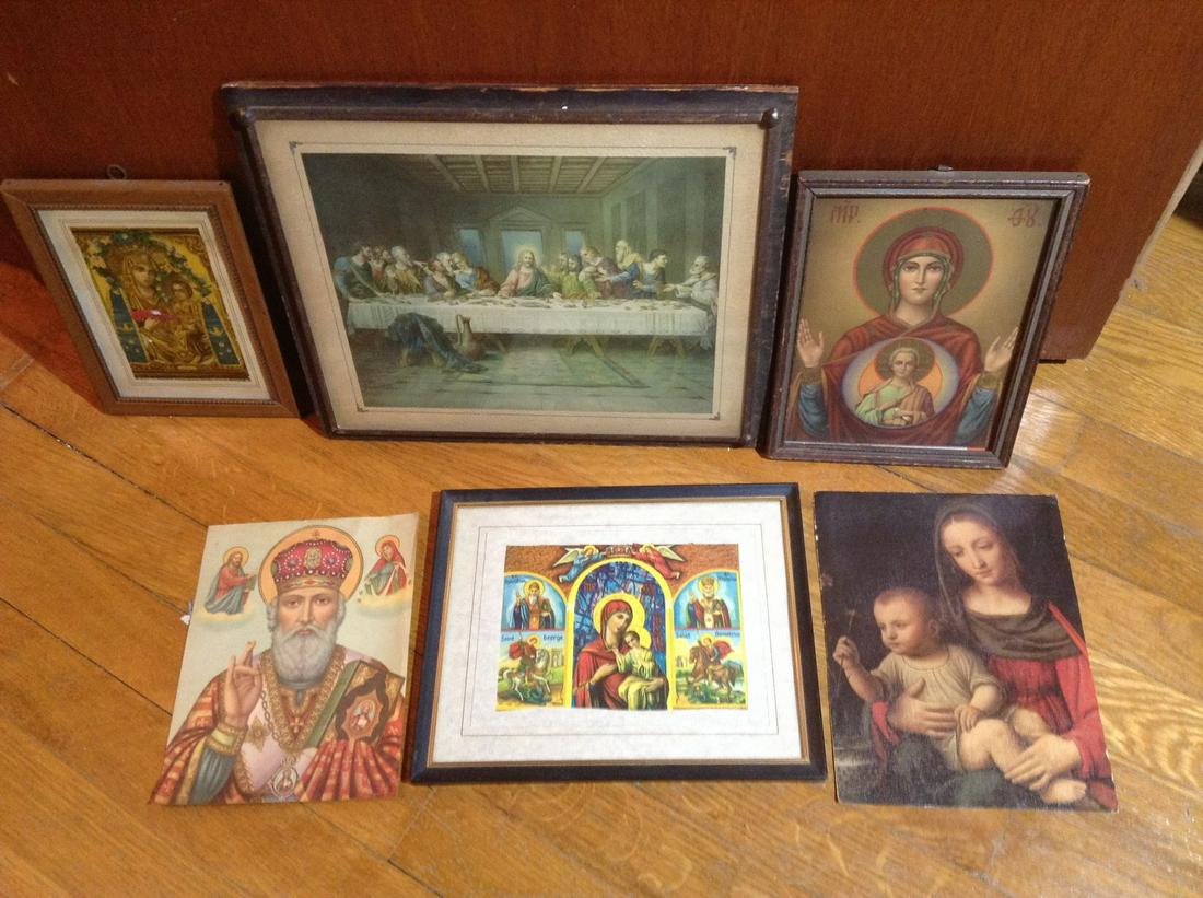 Lot of Religious Wall hangings (1 of 1)