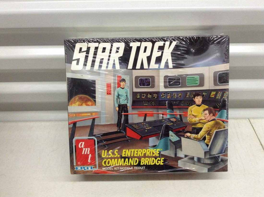 Star Trek USS Enterprise Command Bridge Model Still (1 of 1)
