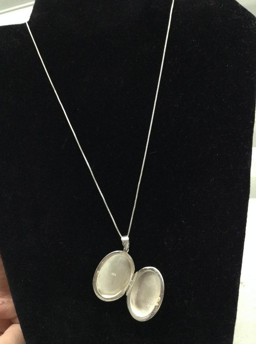 Vintage Sterling Locket Necklace: Vintage Sterling Locket Necklace