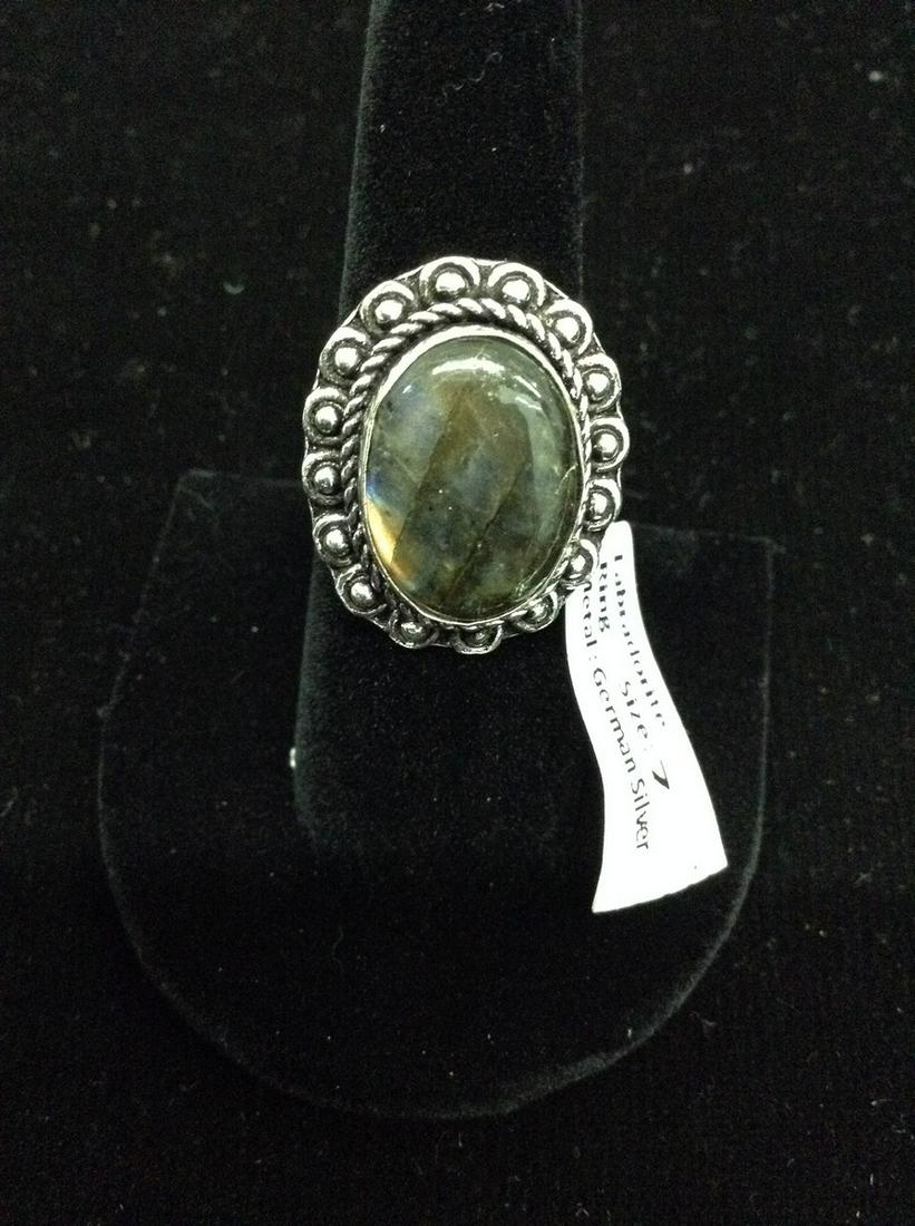Labradorite German Silver Size: 7: Labradorite German Silver Size: 7