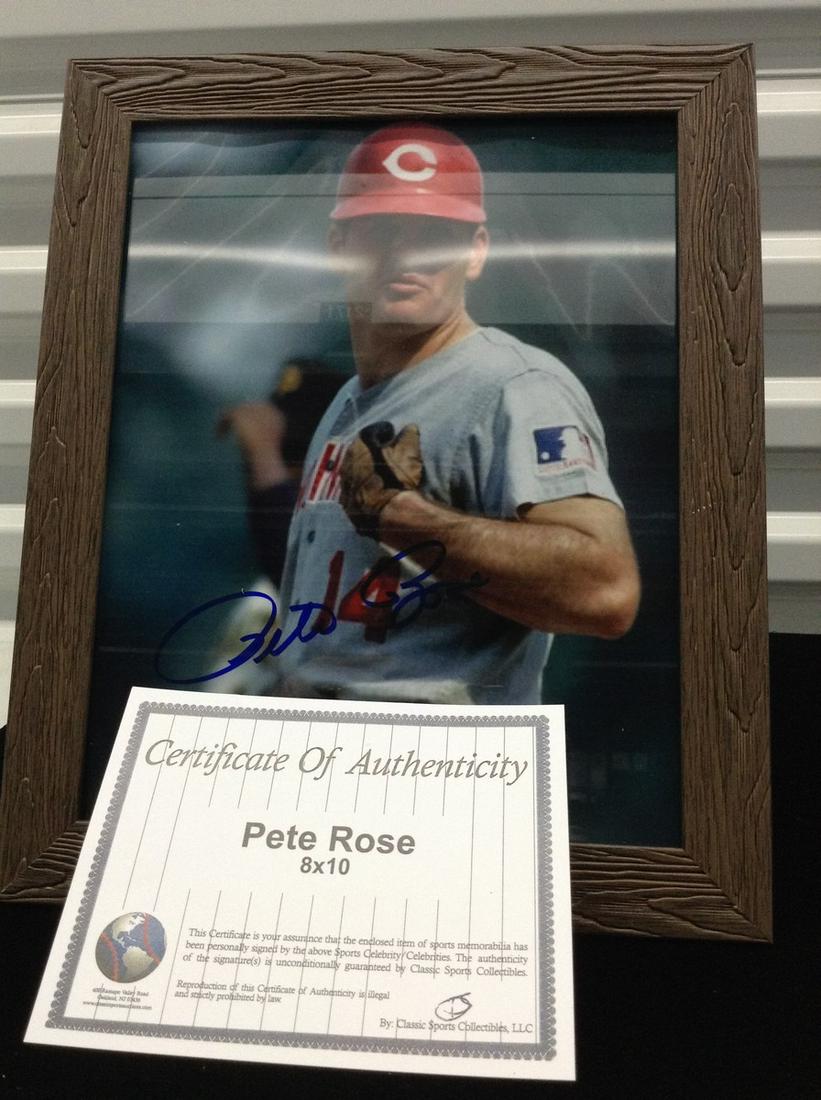 Signed Pete Rose Photo with COA (1 of 1)