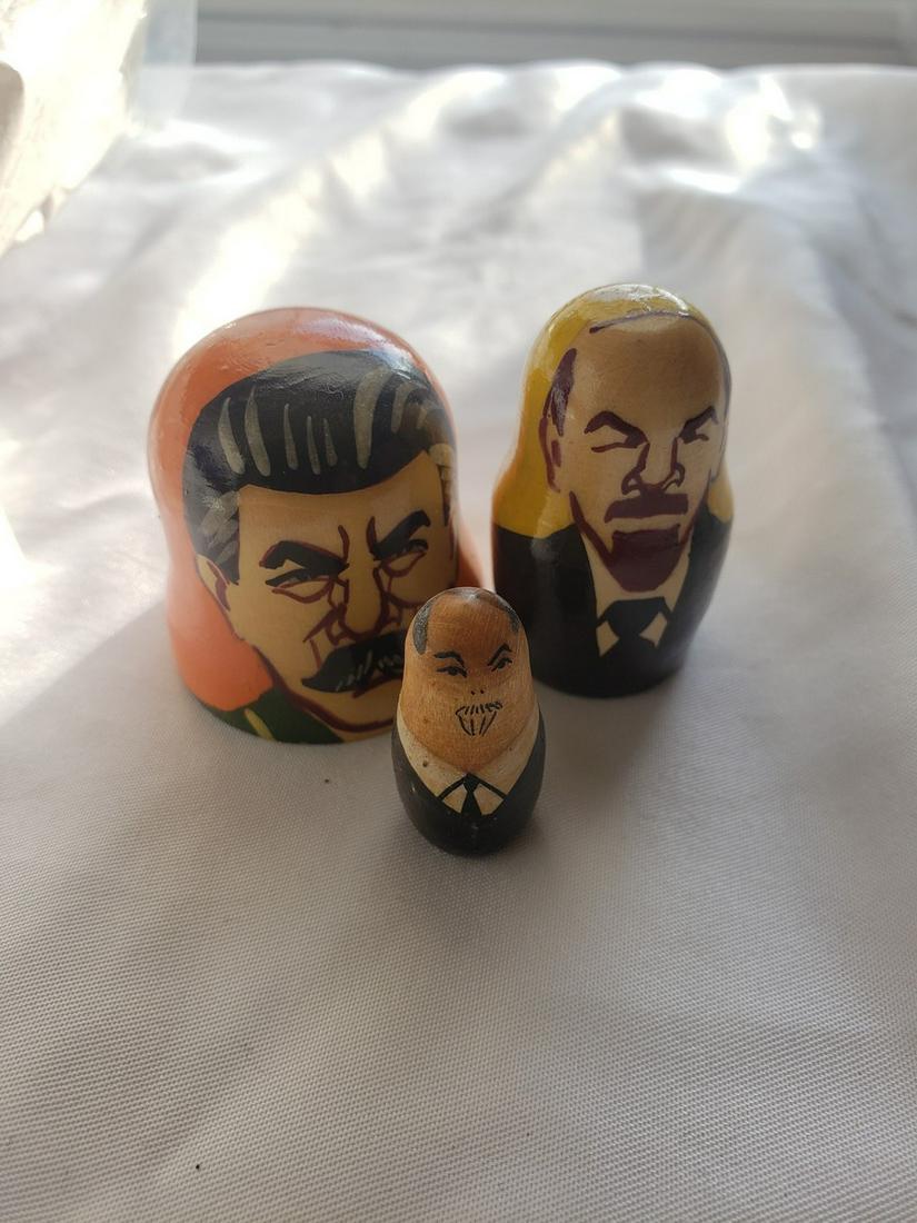 Russian nesting dolls: Russian nesting dolls