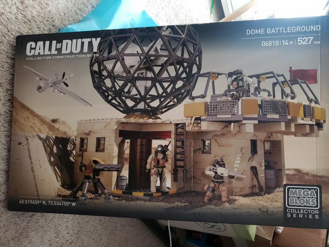 Call of Duty Mega bloks collectible series set - box is (1 of 1)