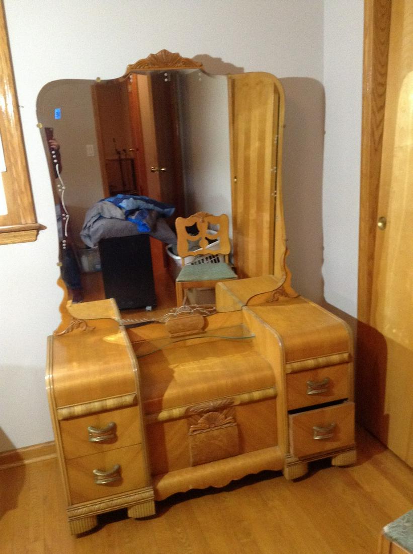 Art Deco Vanity 47.5"x 19"x 70": Art Deco Vanity 47.5"x 19"x 70"