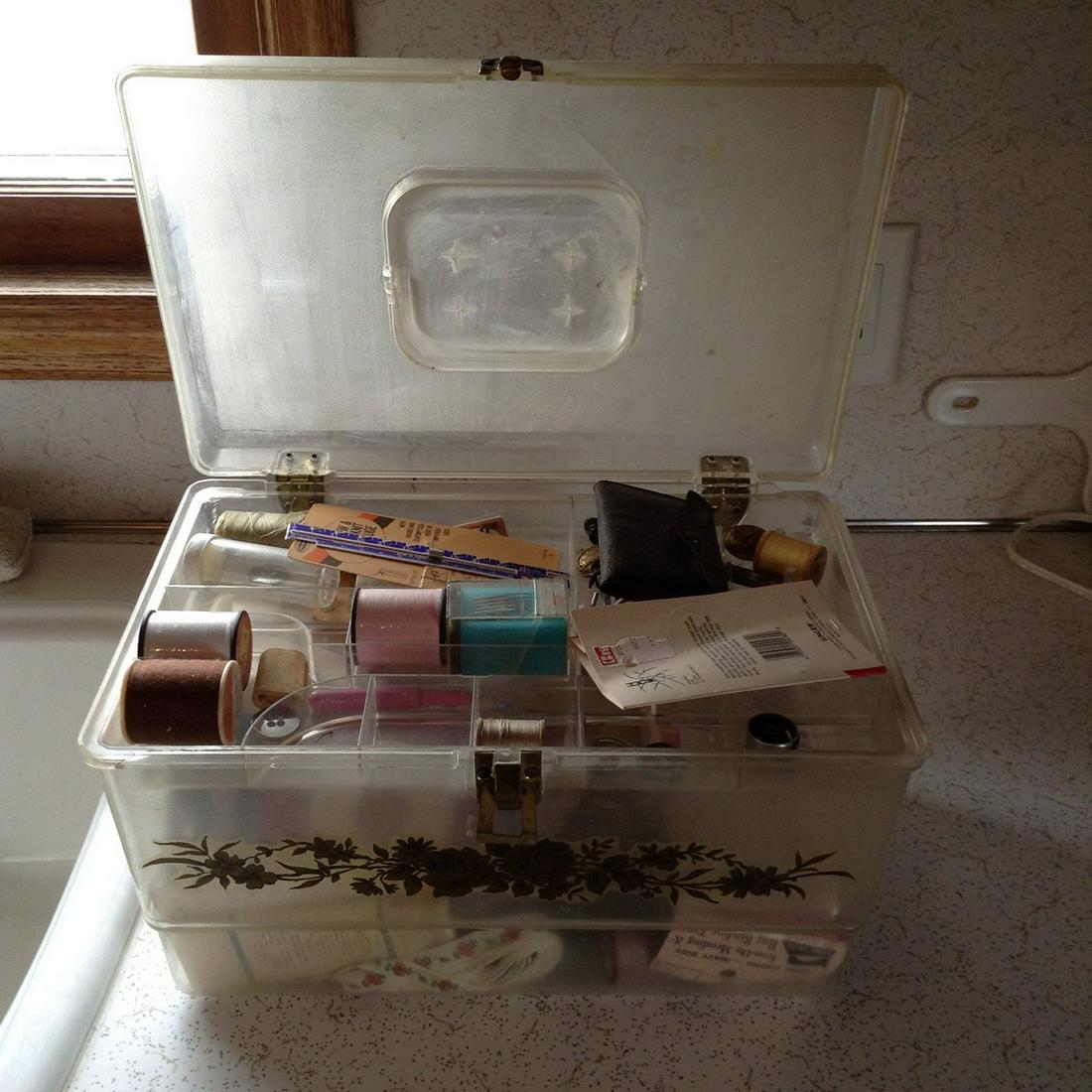 Sewing Box full of vintage sewing: Sewing Box full of vintage sewing