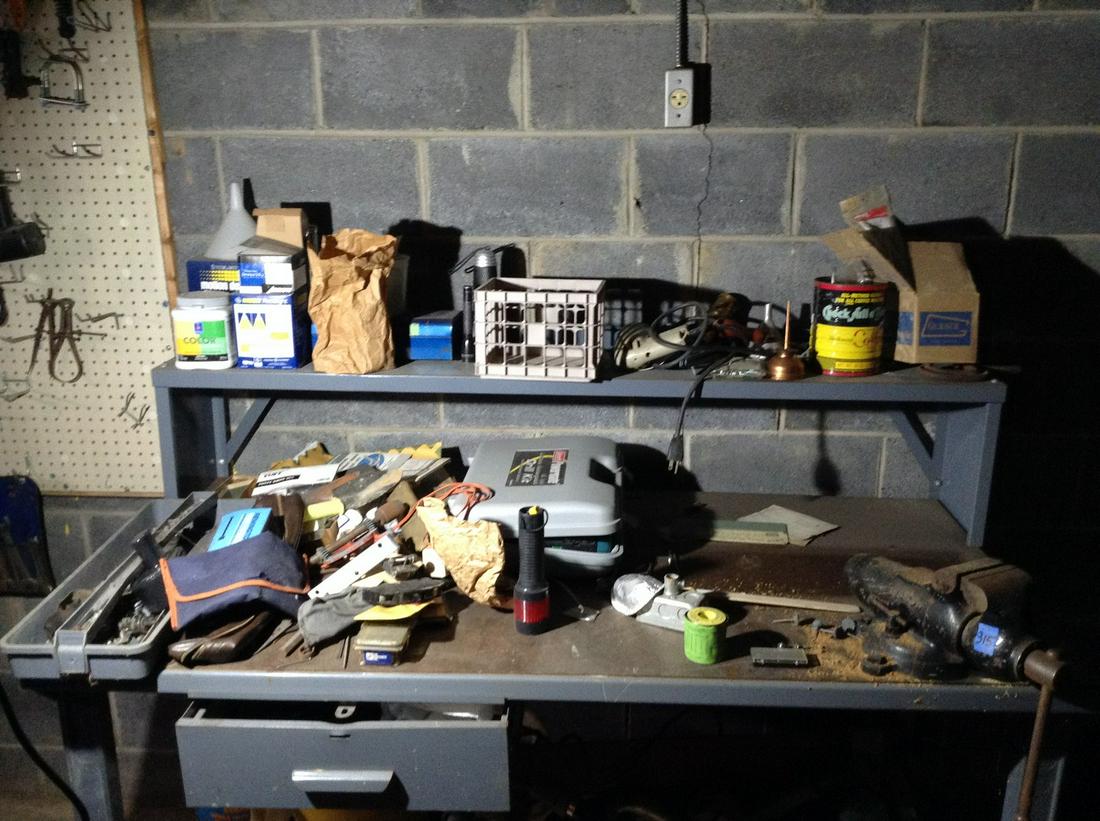 Contents of workbench no vice (1 of 1)