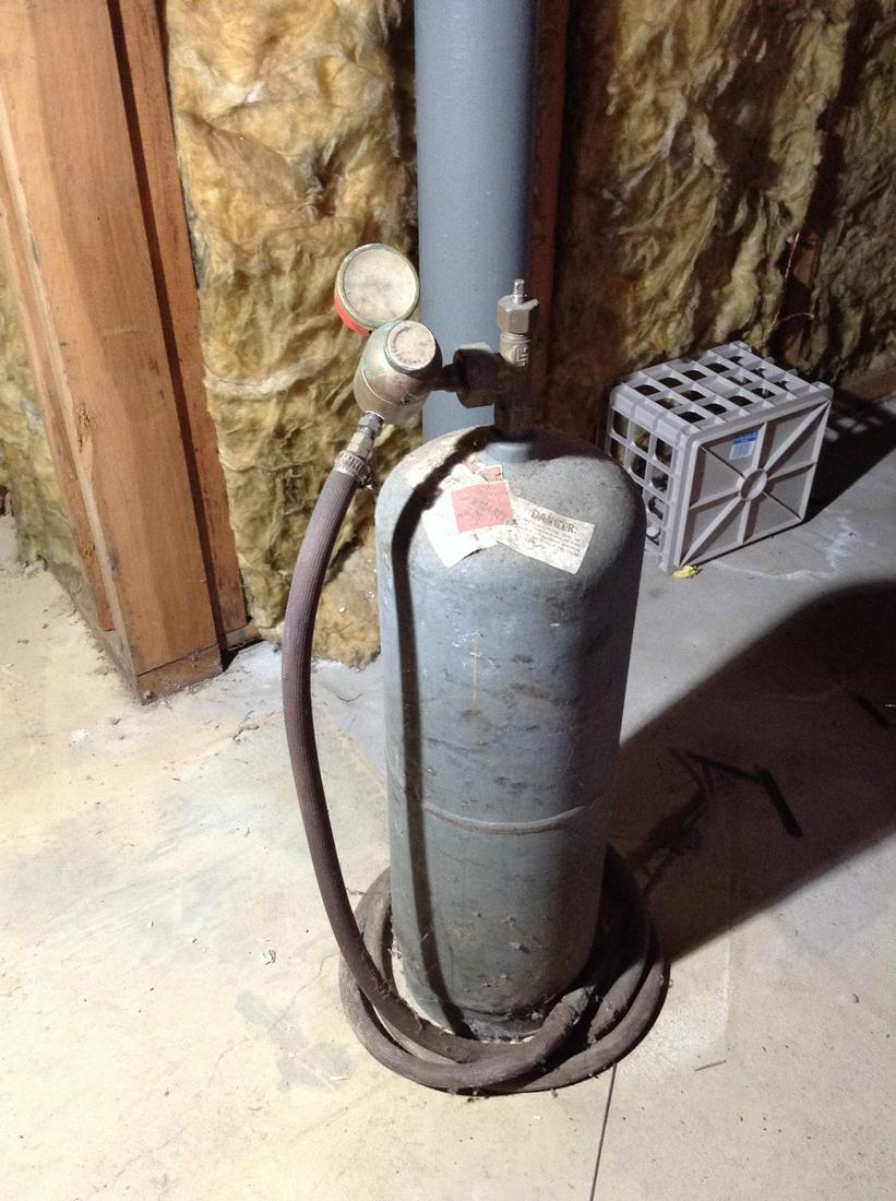 Acetylene Tank (1 of 1)
