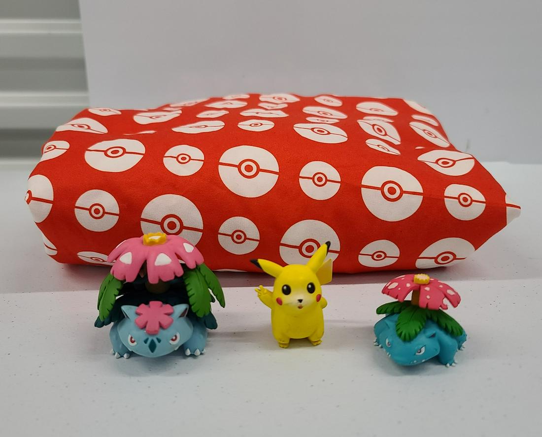 Pokemon Figures and Pokeball Twin Sheet (1 of 1)