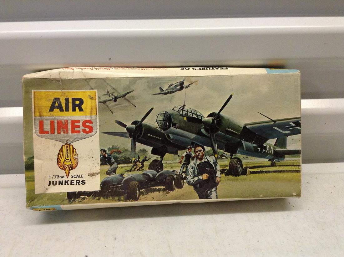 Airlines Junkers Bomber model kit in the box: Airlines Junkers Bomber model kit in the box