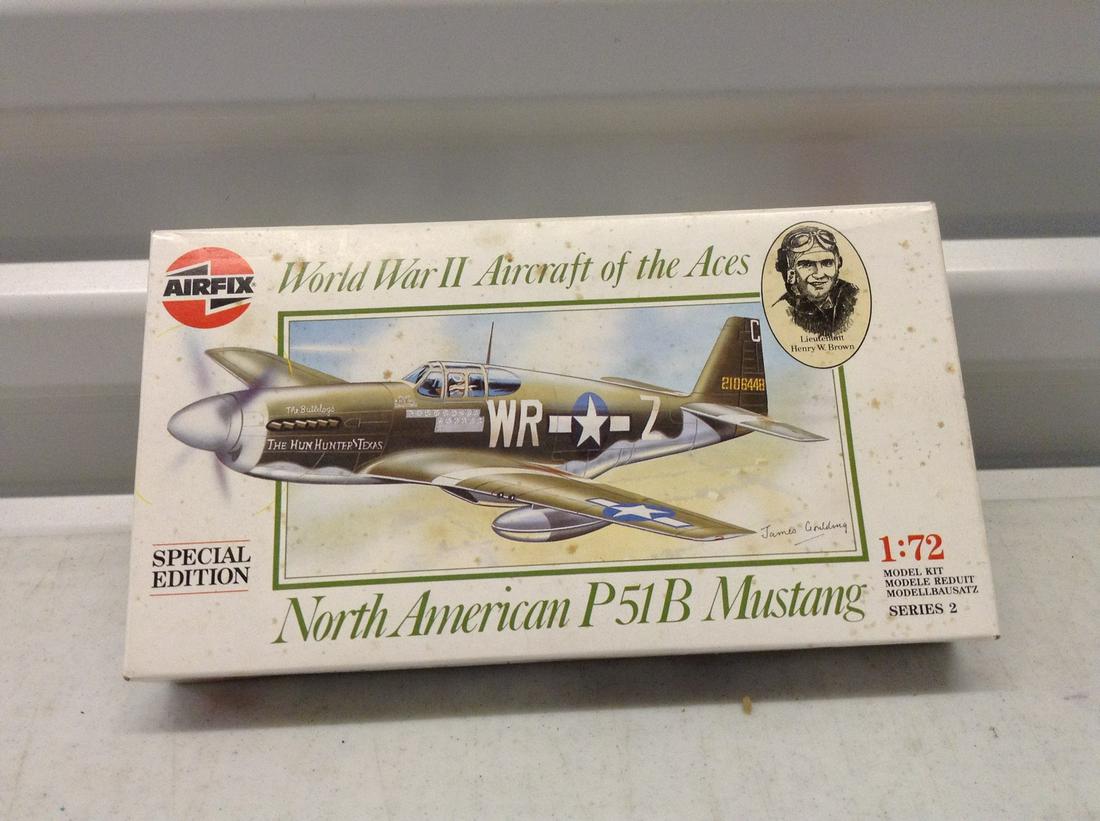 Airfix WWII Special Edition North American P51B Mustang: Airfix WWII Special Edition North American P51B Mustang Model Kit in the box
