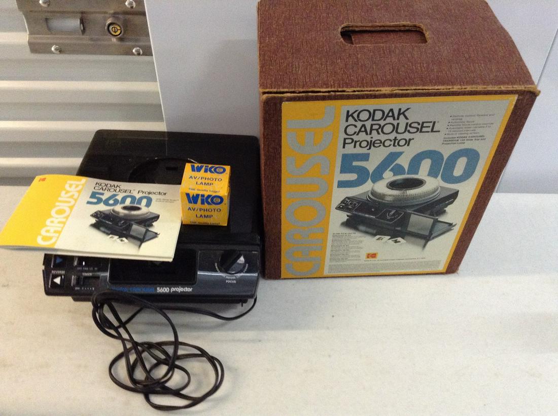 Kodak Carousel Projector 5600 in Box (1 of 1)