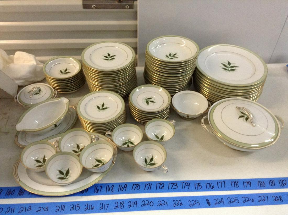 Noritake China Plate Set Serves for 12 (1 of 1)